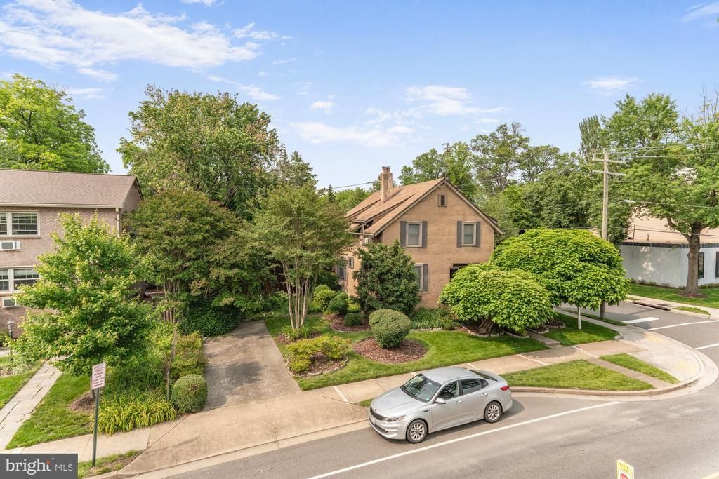 801 23rd Street S, Arlington, VA 22202 Main Photo