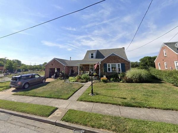 1747 E WALLACE STREET, YORK, PA 17402