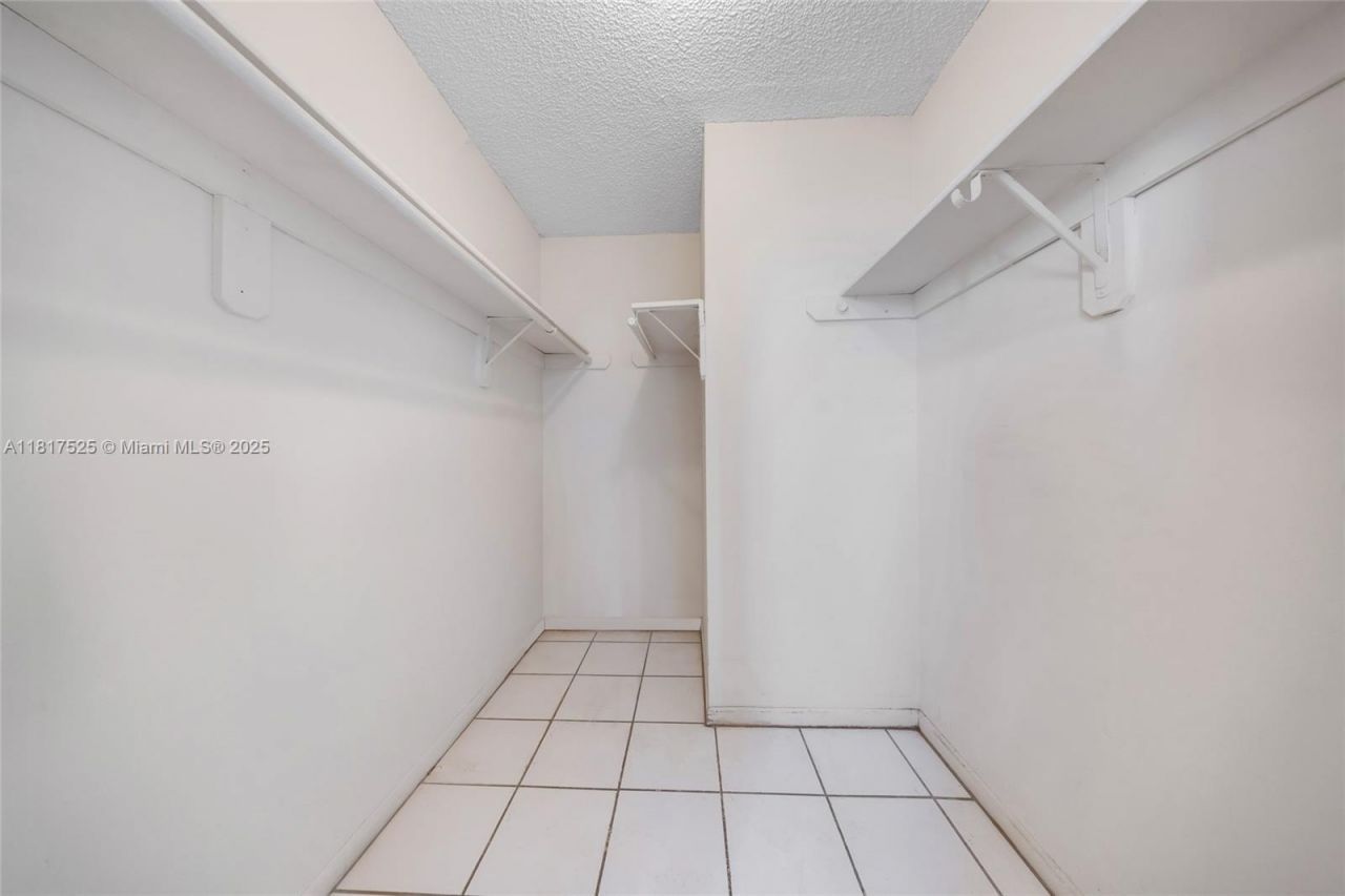 7921 Byron Ave, Unit 407, Miami Beach, FL 33141 Photo