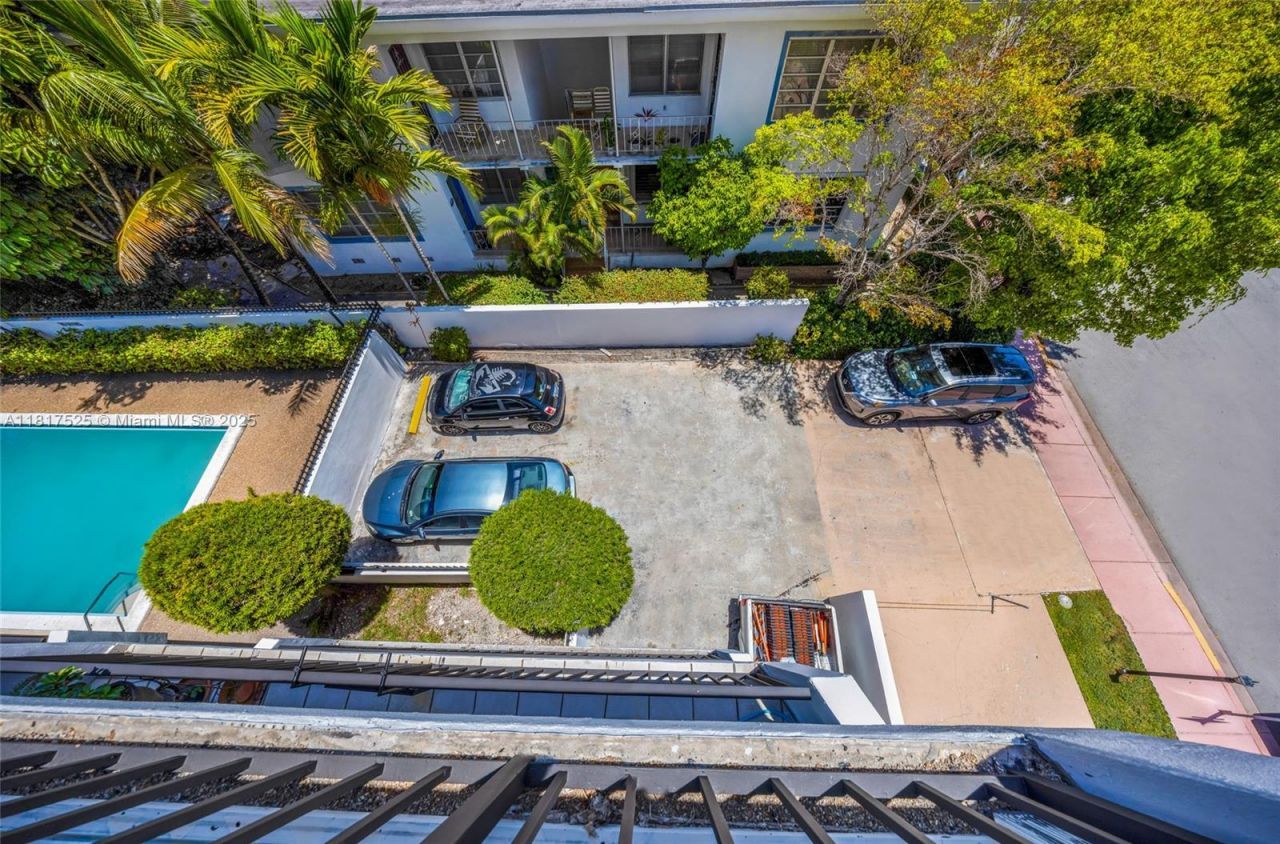 7921 Byron Ave, Unit 407, Miami Beach, FL 33141 Photo