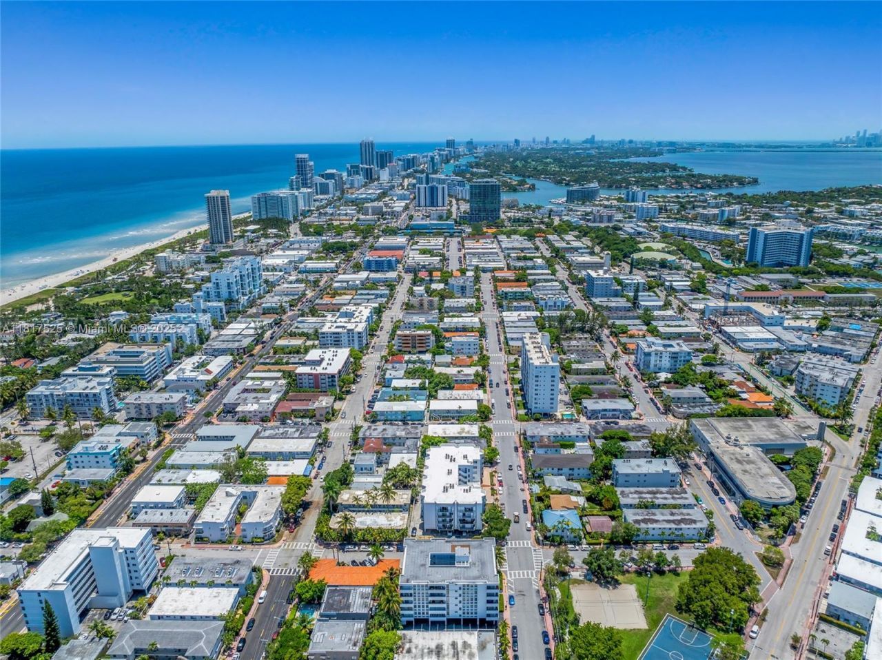 7921 Byron Ave, Unit 407, Miami Beach, FL 33141 Photo