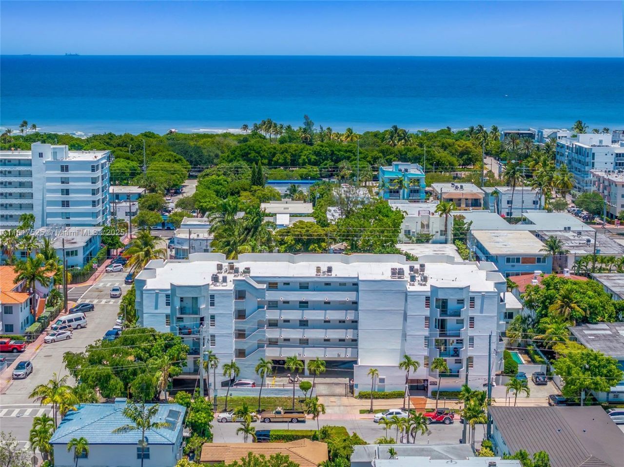 7921 Byron Ave, Unit 407, Miami Beach, FL 33141 Photo