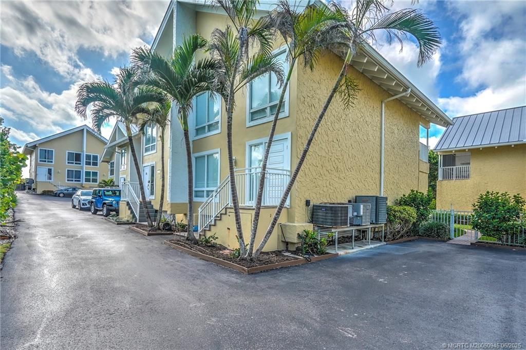 245 NE Macarthur Boulevard, Unit 11, Stuart, FL 34996 Photo