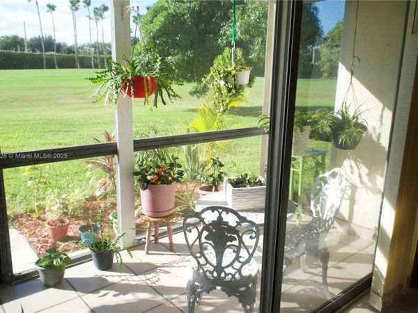 9820 S Hollybrook Lake Dr, Unit 106, Pembroke Pines, FL 33025