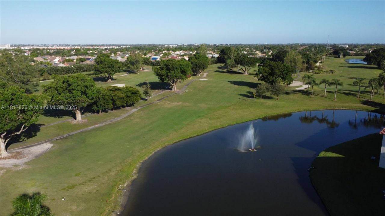 9820 S Hollybrook Lake Dr, Unit 106, Pembroke Pines, FL 33025 Photo