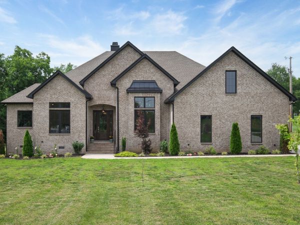 104 Branham Mill Rd, Gallatin, TN 37066