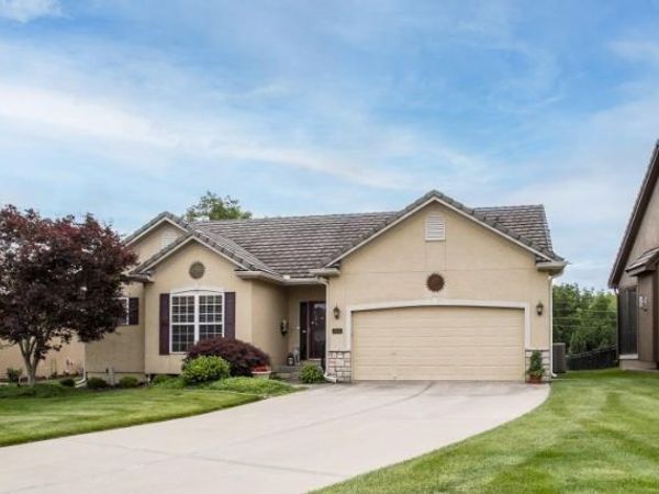 3845 NW CIMARRON Street, Lee's Summit, MO 64064