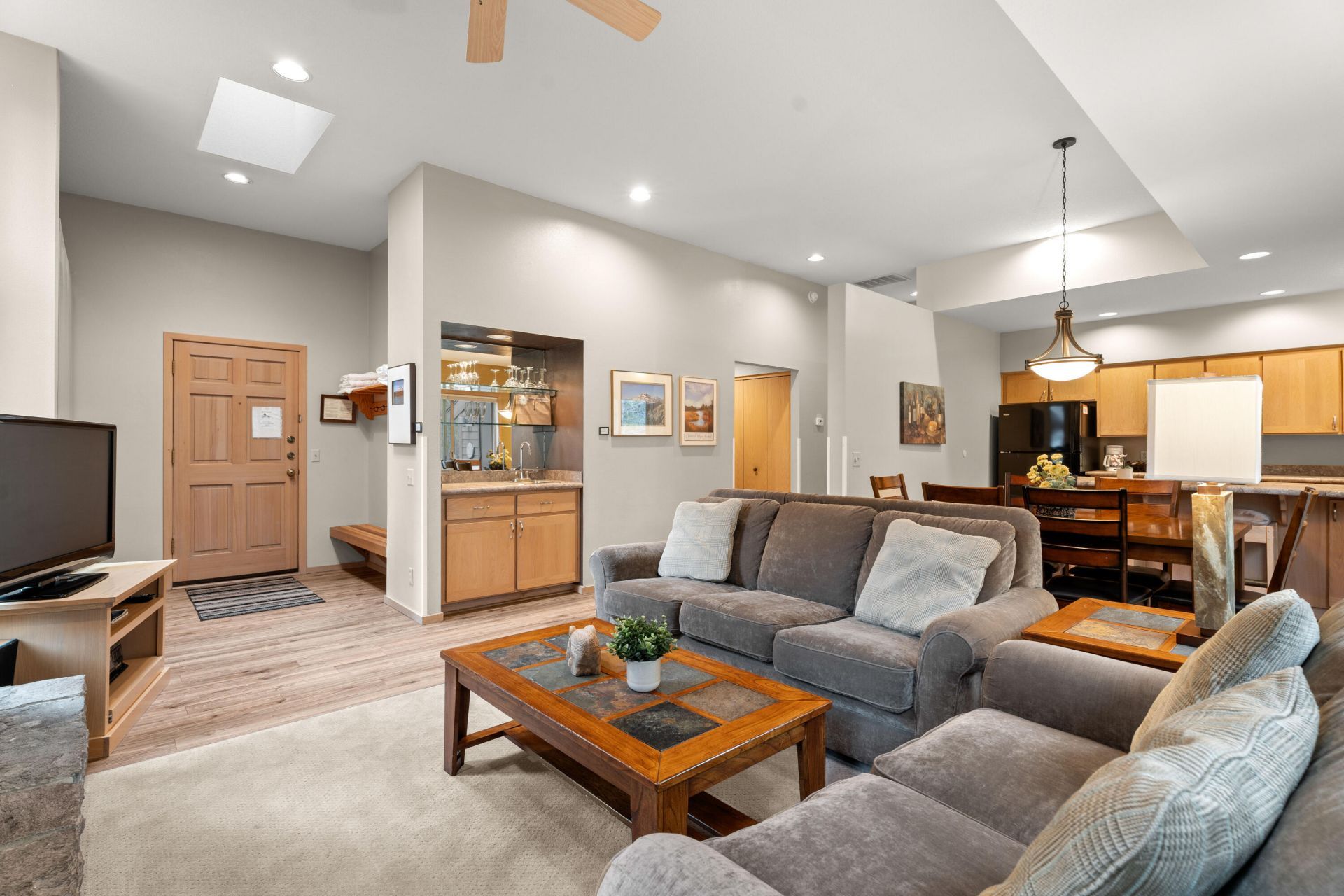 57357 Beaver Ridge Loop, Unit 22, Sunriver, OR 97707 Main Photo