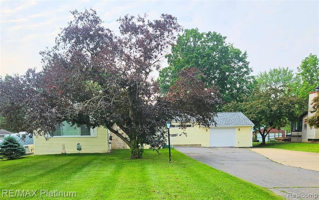 7257 Miller Road, Swartz Creek, MI 48473 Main Photo