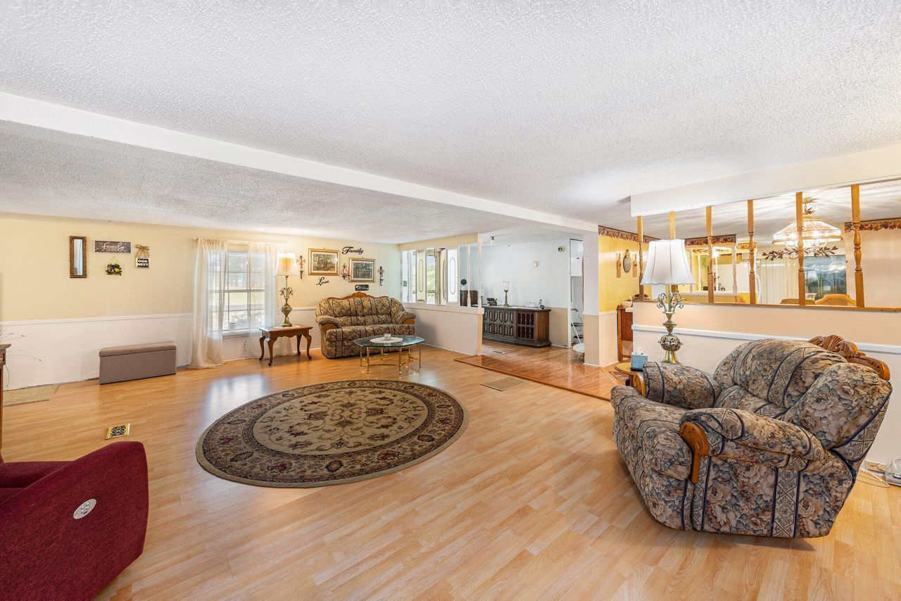 1324 N Highway 17a Photo 6