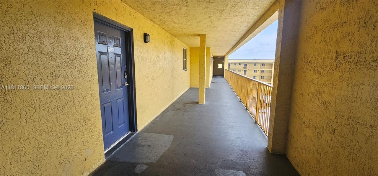 14921 SW 82nd Ln, Unit 19-508, Miami, FL 33193 Photo