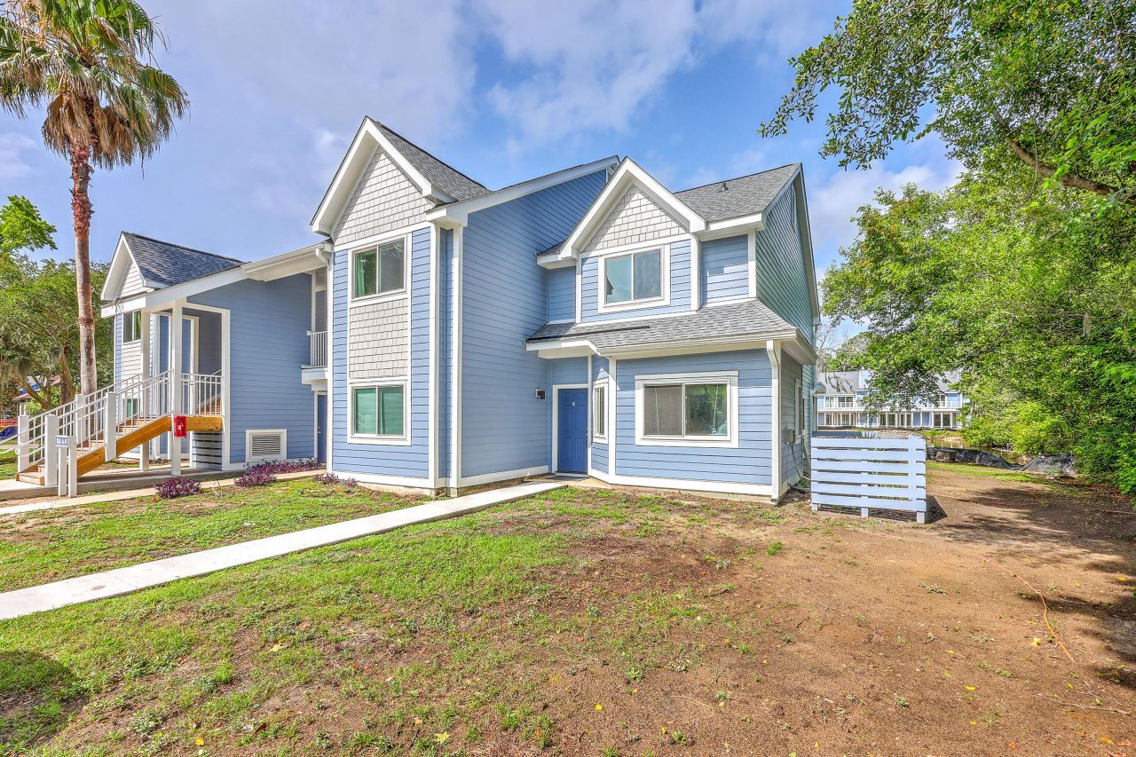 851 Sandlake Drive Photo 1