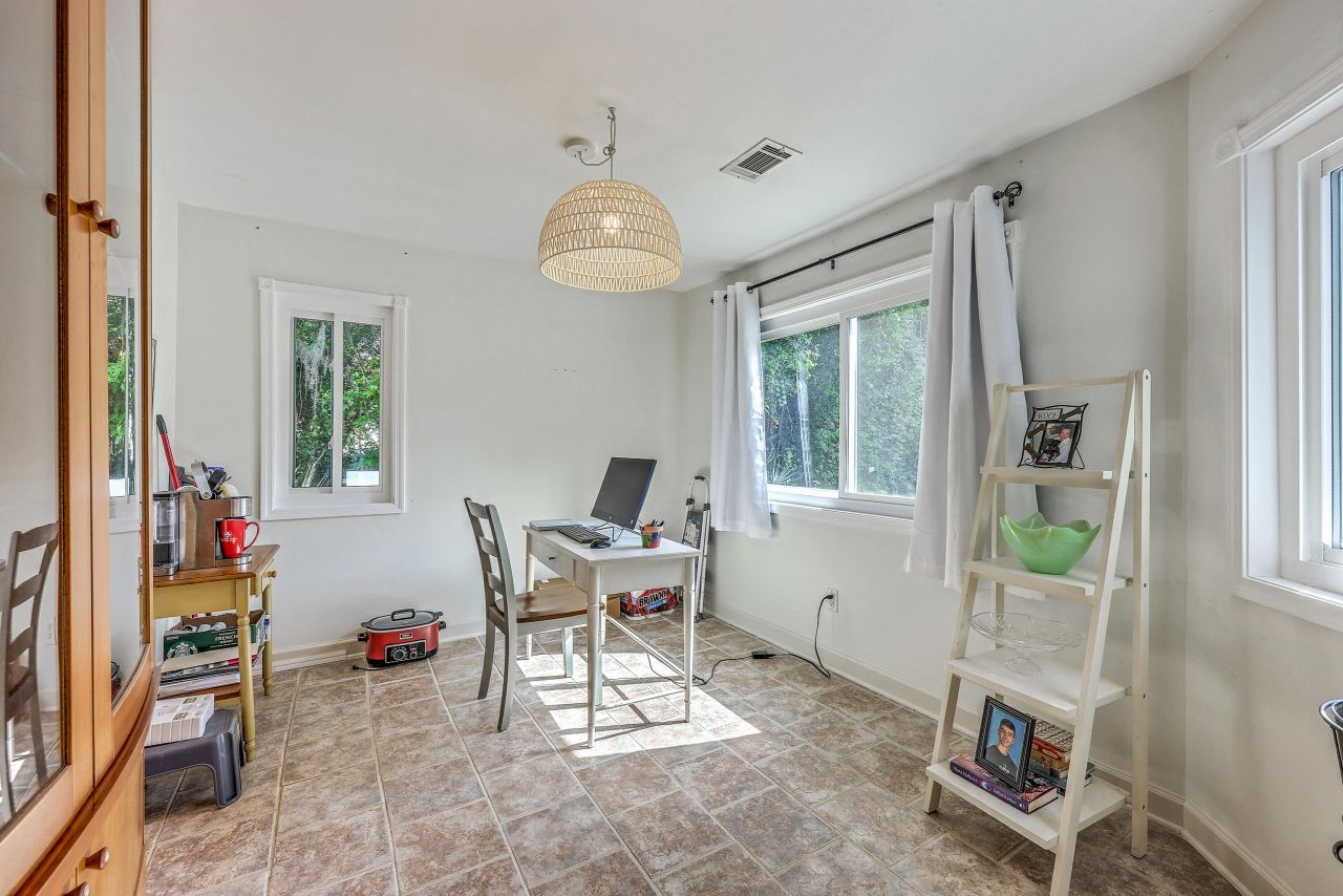 851 Sandlake Drive Photo 5