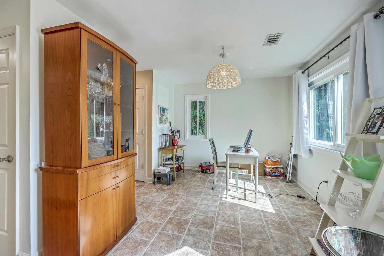 851 Sandlake Drive Photo 6