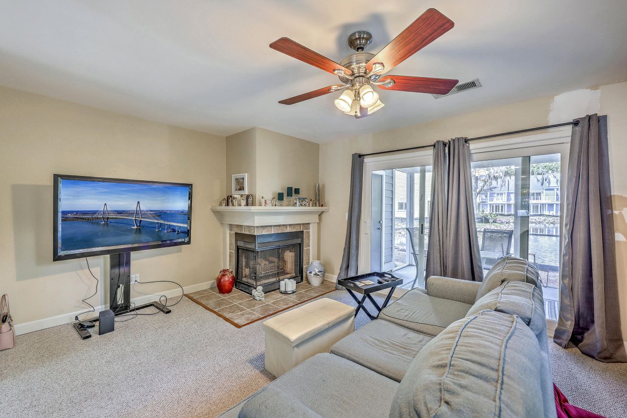 851 Sandlake Drive Photo 8