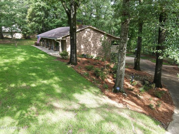 727 Laney Drive, Clinton, MS 39056