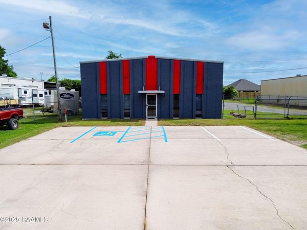 111 Lafferty Drive, Broussard, LA 70518