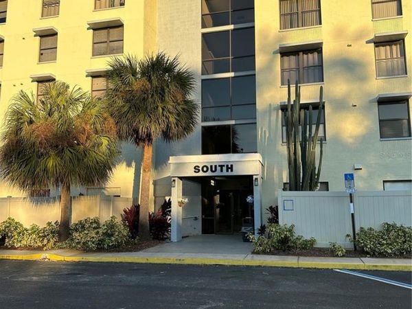 701 S MADISON AVENUE, Unit 410, CLEARWATER, FL 33756