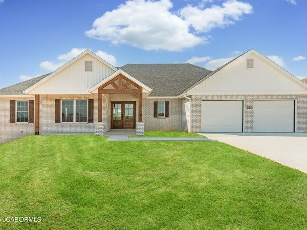 210 PIONEER TRAIL DRIVE, Jefferson City, MO 65109