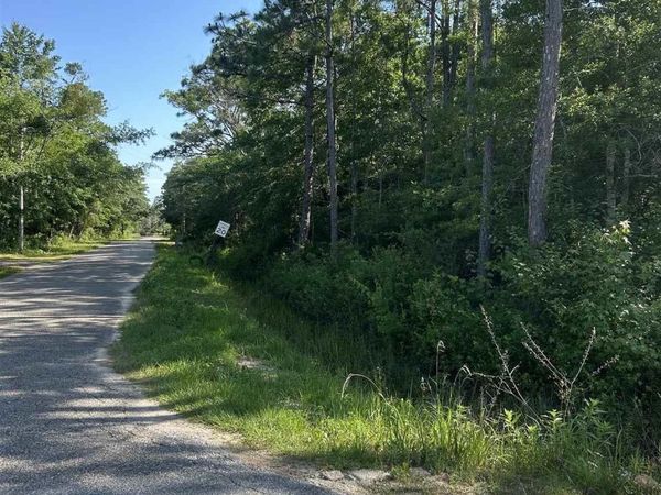 0002 Dickerson City Rd, Bagdad, FL 32583