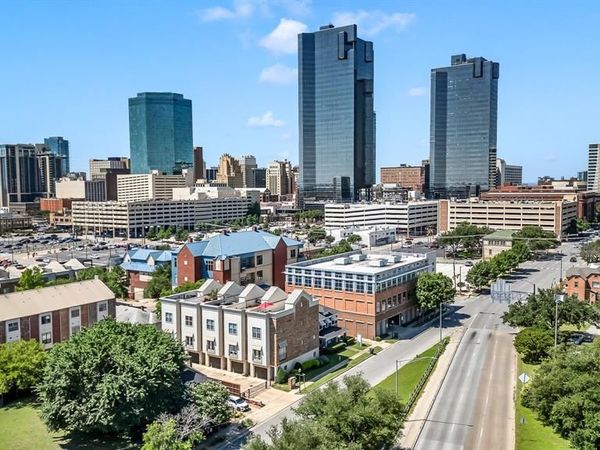 100 Alread Court, Fort Worth, TX 76102