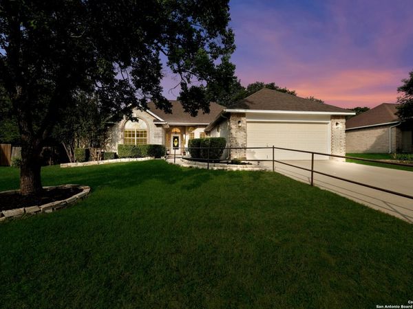 116 River Knl, Castroville, TX 78009