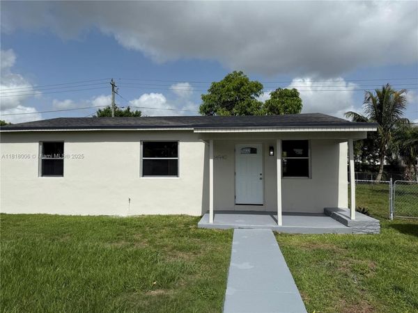 14940 Monroe St, Miami, FL 33176