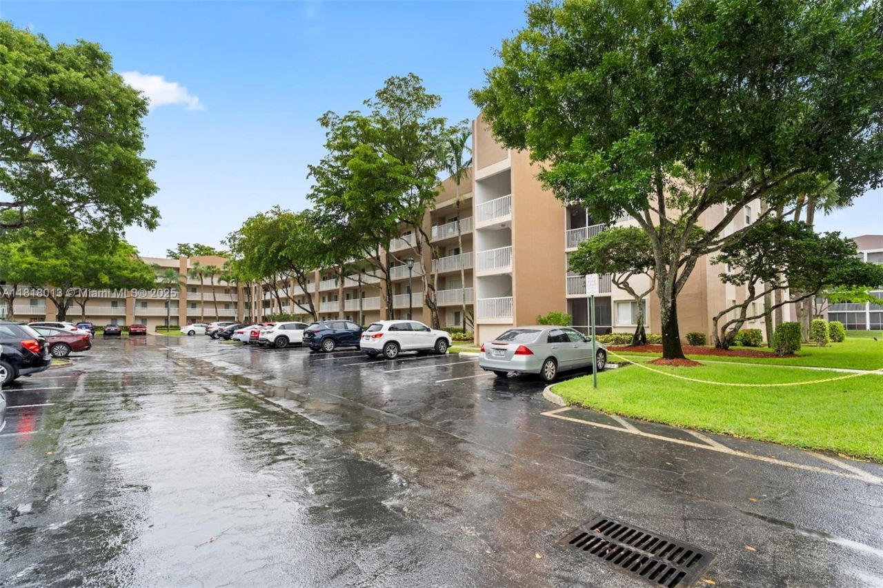 9511 Weldon Cir, Unit G406, Tamarac, FL 33321 Photo