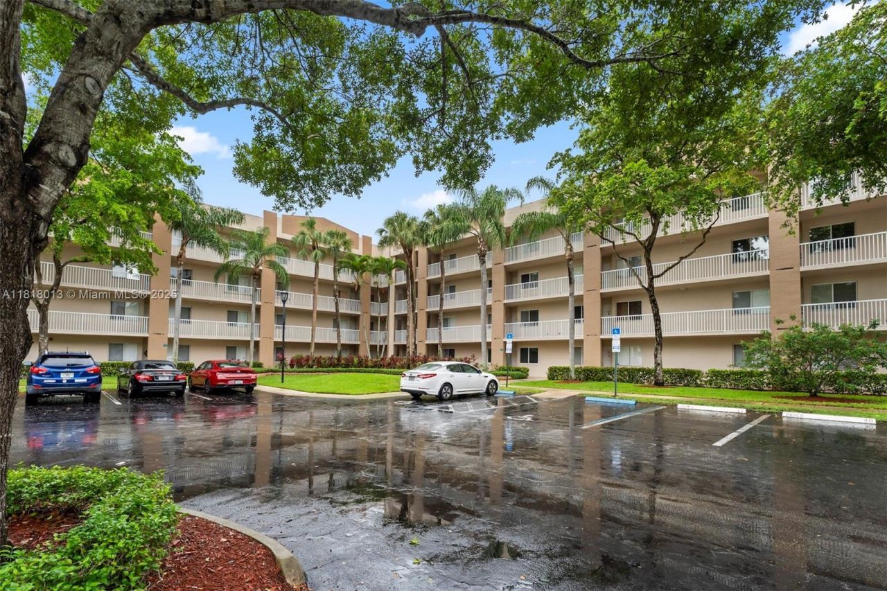 9511 Weldon Cir, Unit G406, Tamarac, FL 33321 Photo