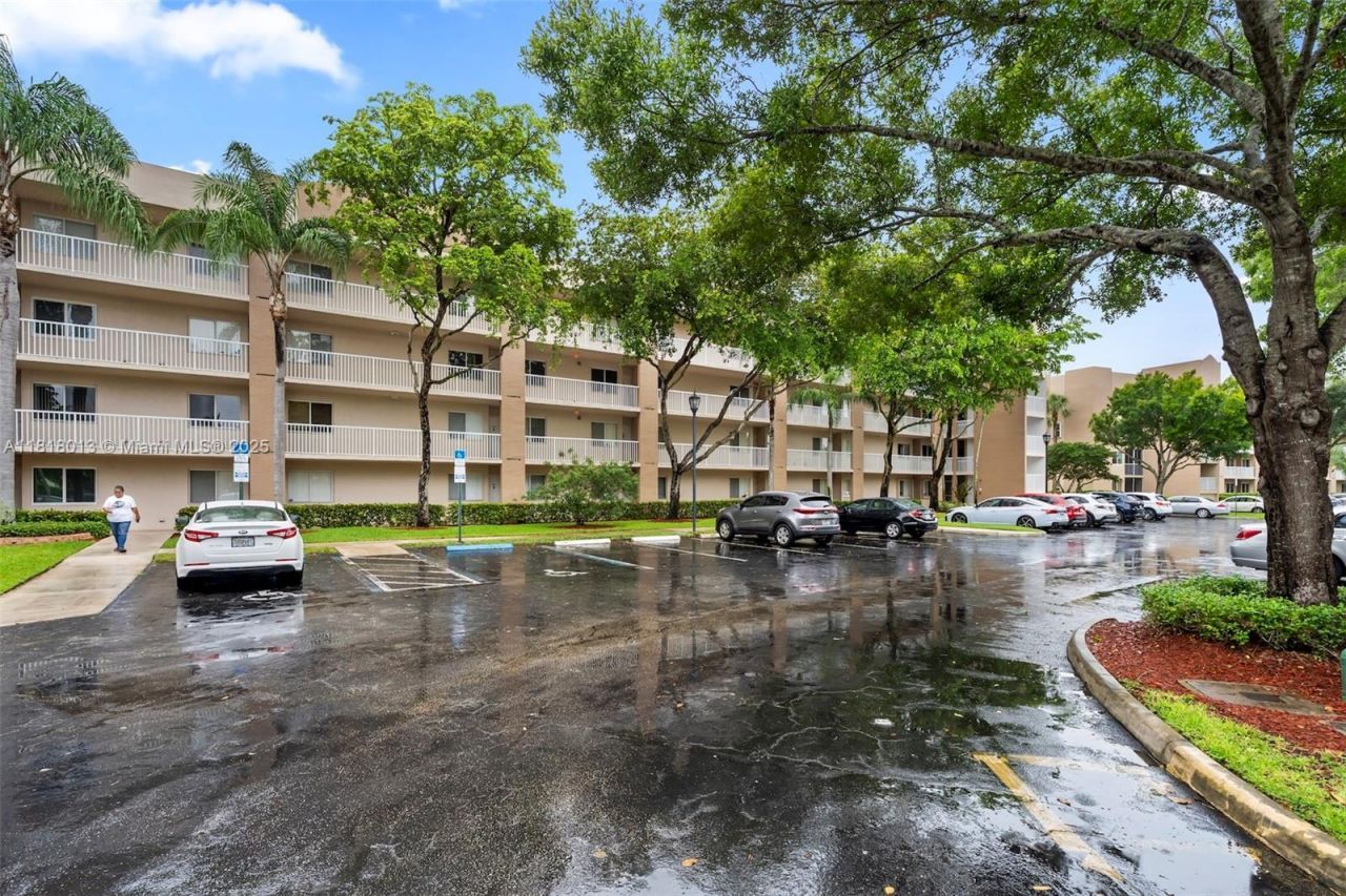 9511 Weldon Cir, Unit G406, Tamarac, FL 33321 Photo
