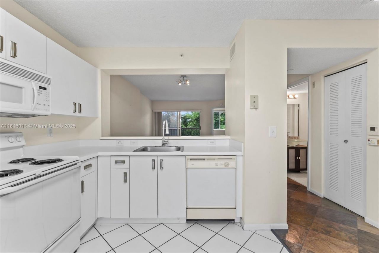 9511 Weldon Cir, Unit G406, Tamarac, FL 33321 Photo