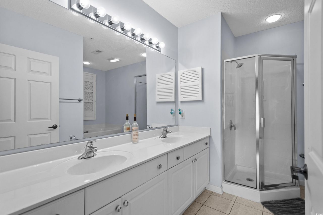 1551 Spinnaker Dr. Photo 13