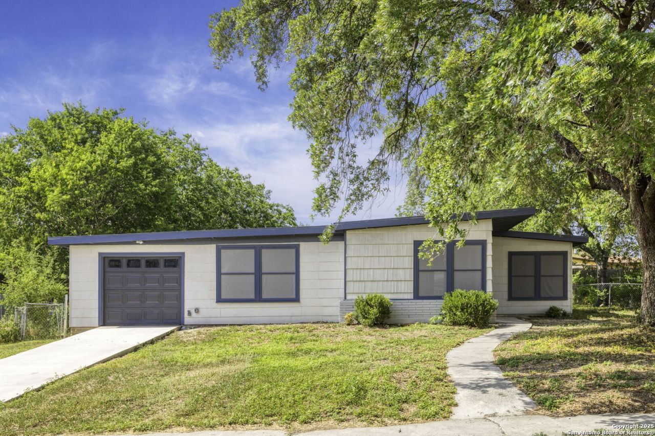 119 Teakwood, San Antonio, TX 78216 Main Photo