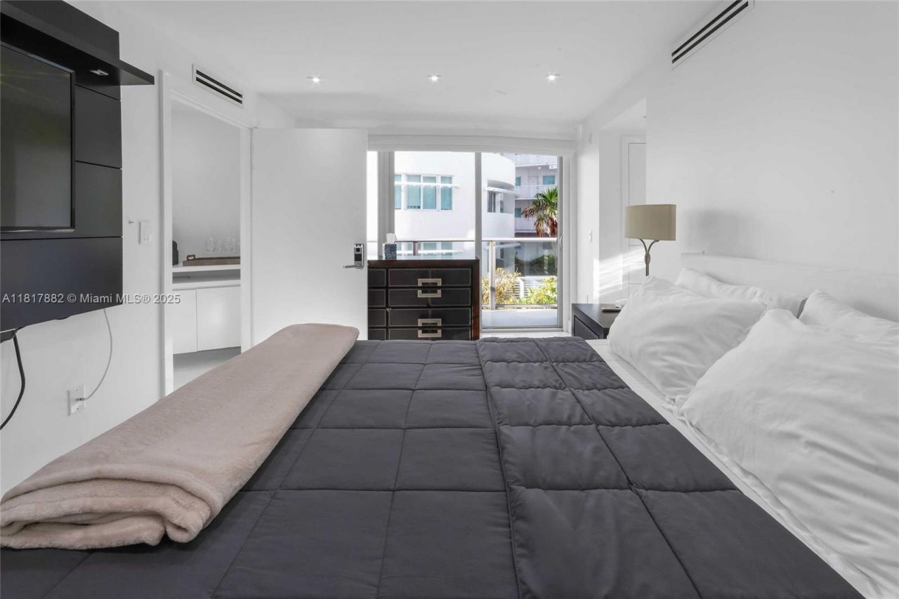 6620 Indian Creek Dr, Unit 304, Miami Beach, FL 33141 Photo