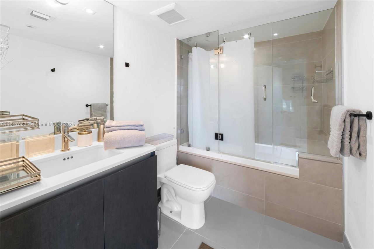 6620 Indian Creek Dr, Unit 304, Miami Beach, FL 33141 Photo