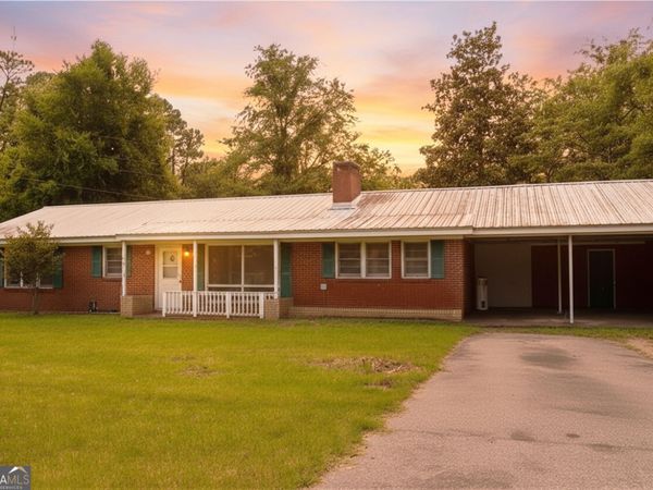 695 Lanes Bridge Road, Jesup, GA 31545