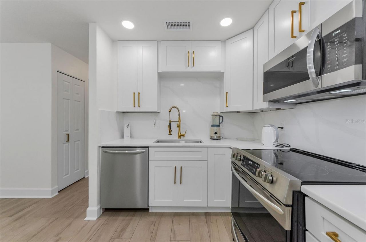 2700 Bayshore Boulevard, Unit 5210, Dunedin, FL 34698 Photo