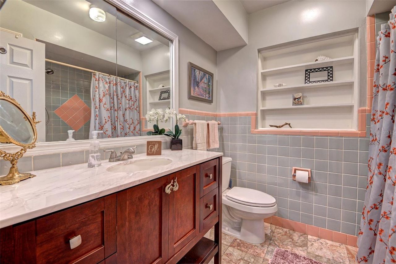 3605 Iroquois Avenue, Sarasota, FL 34234 Photo