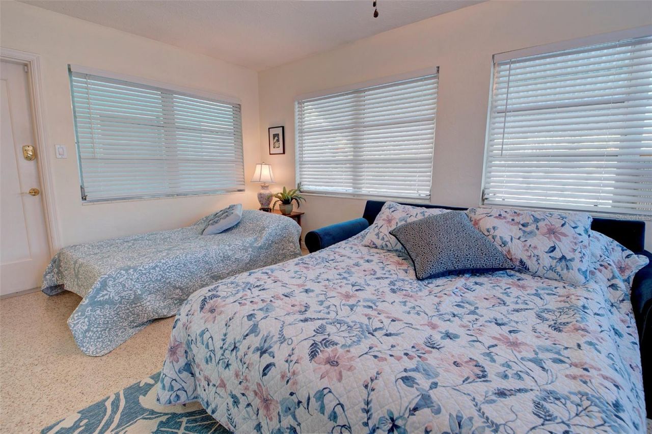 3605 Iroquois Avenue, Sarasota, FL 34234 Photo