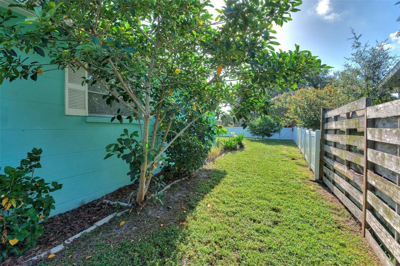 3605 Iroquois Avenue, Sarasota, FL 34234 Photo