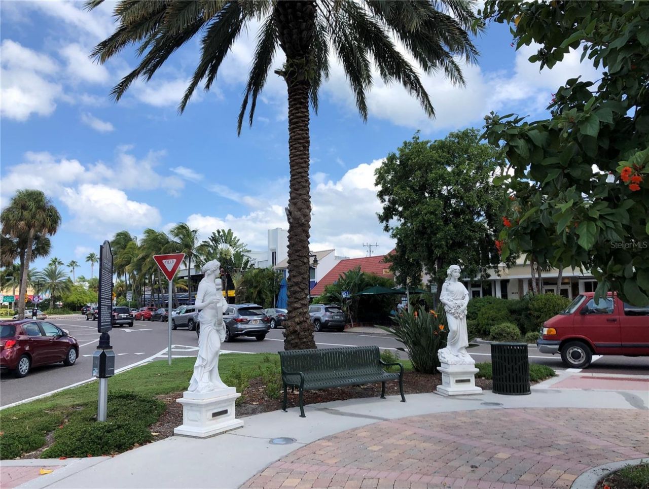 3605 Iroquois Avenue, Sarasota, FL 34234 Photo