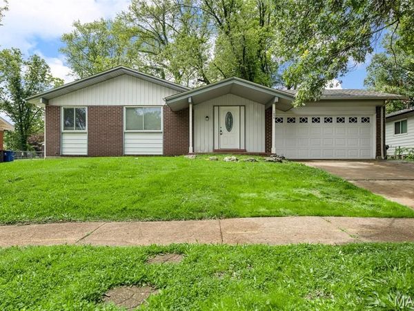 1455 Burnside Court, Florissant, MO 63031