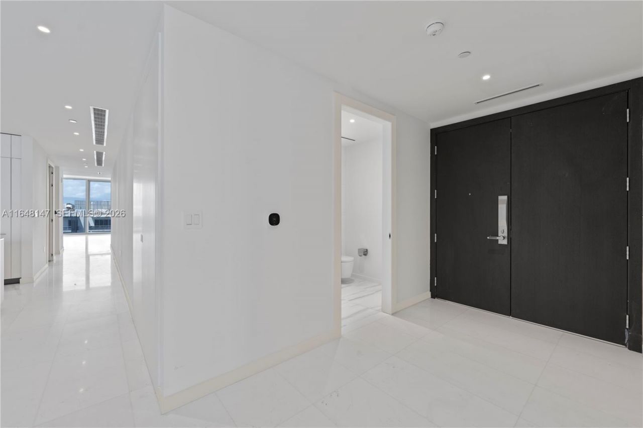 300 Biscayne Blvd Way, Unit 4604, Miami, FL 33131 Photo