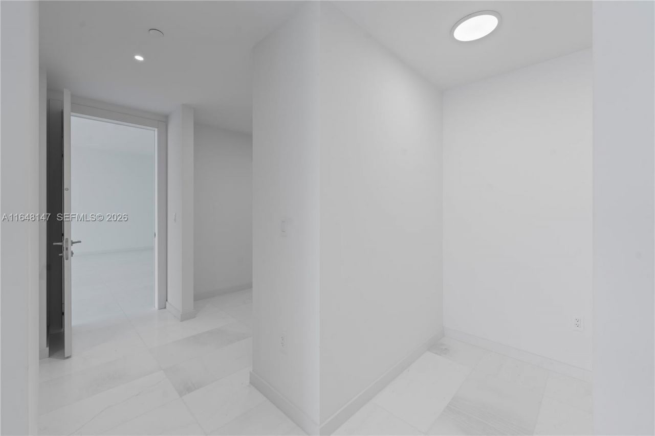300 Biscayne Blvd Way, Unit 4604, Miami, FL 33131 Photo