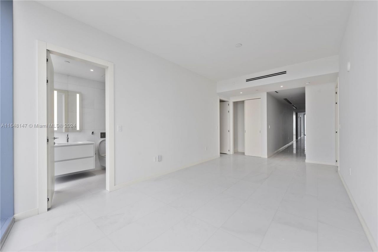 300 Biscayne Blvd Way, Unit 4604, Miami, FL 33131 Photo
