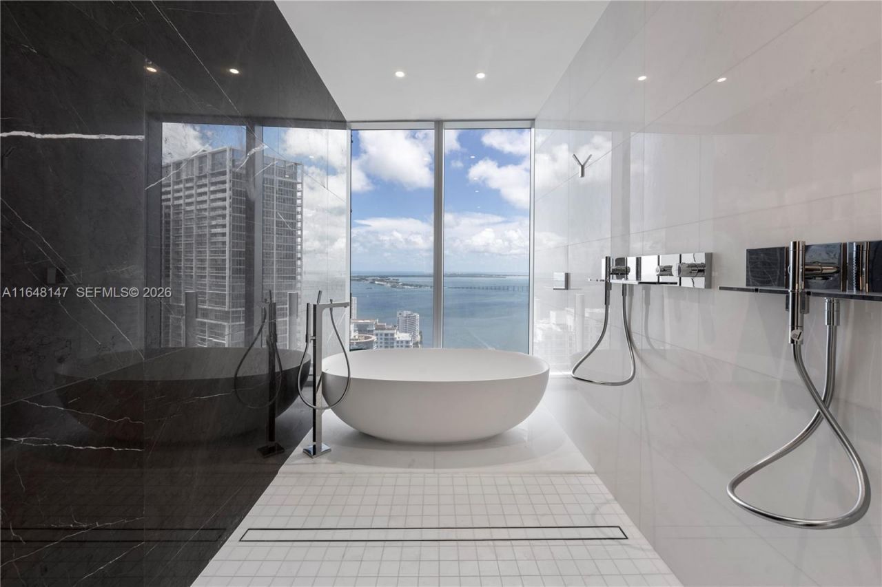300 Biscayne Blvd Way, Unit 4604, Miami, FL 33131 Photo