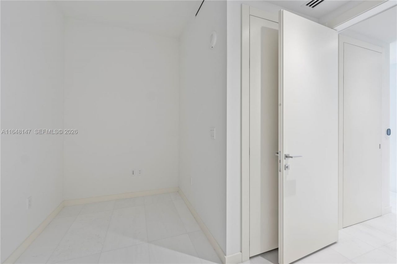 300 Biscayne Blvd Way, Unit 4604, Miami, FL 33131 Photo