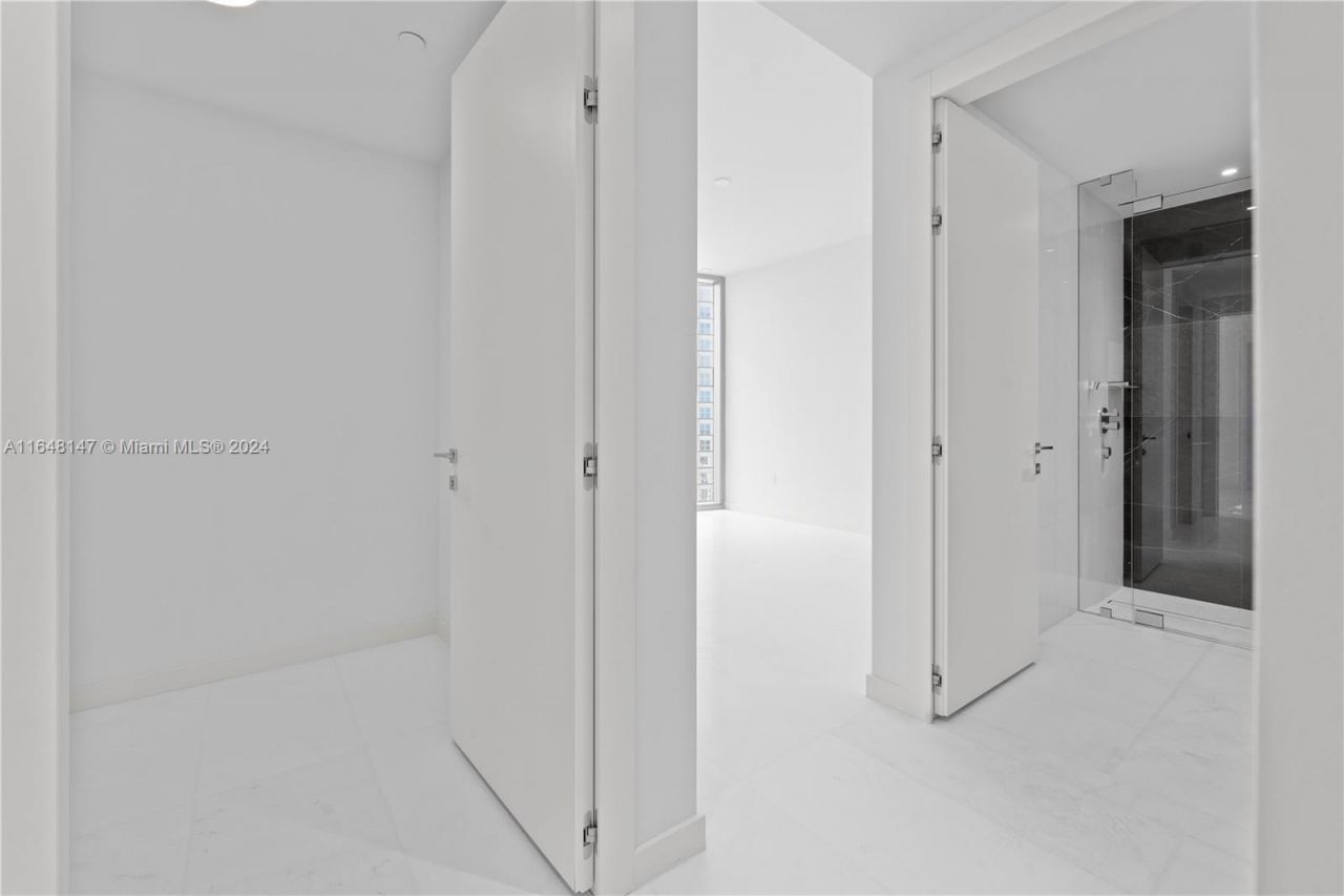 300 Biscayne Blvd Way, Unit 4604, Miami, FL 33131 Photo