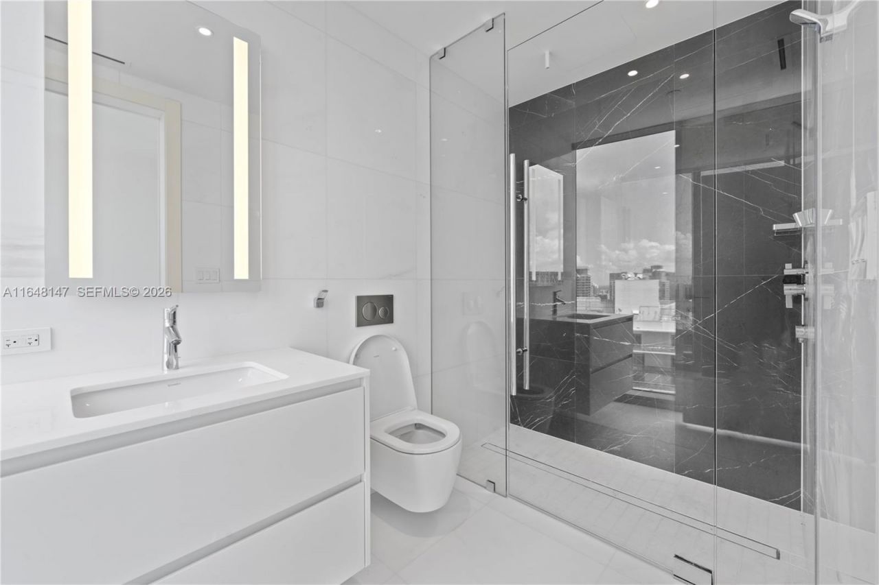 300 Biscayne Blvd Way, Unit 4604, Miami, FL 33131 Photo