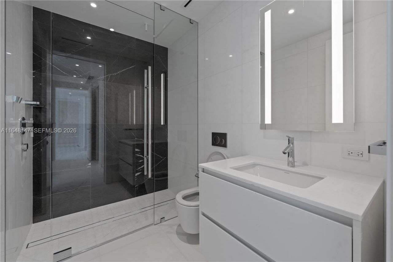 300 Biscayne Blvd Way, Unit 4604, Miami, FL 33131 Photo